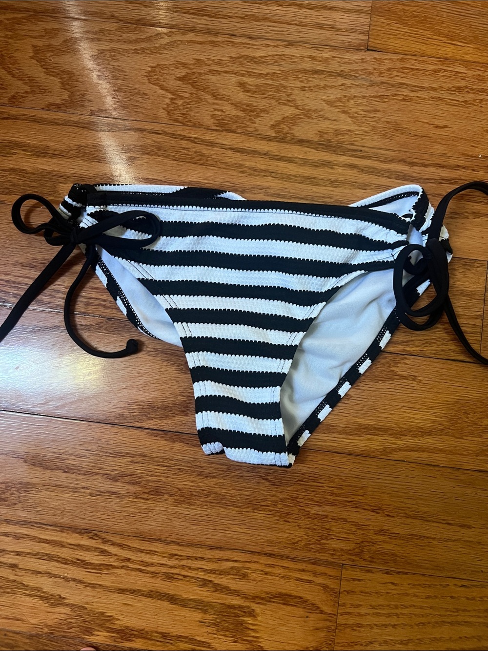 Xhiliration Black & White Striped Tie-Side Bikini Bottoms size small